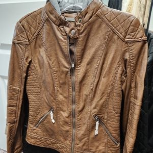 Camel leather with hooded